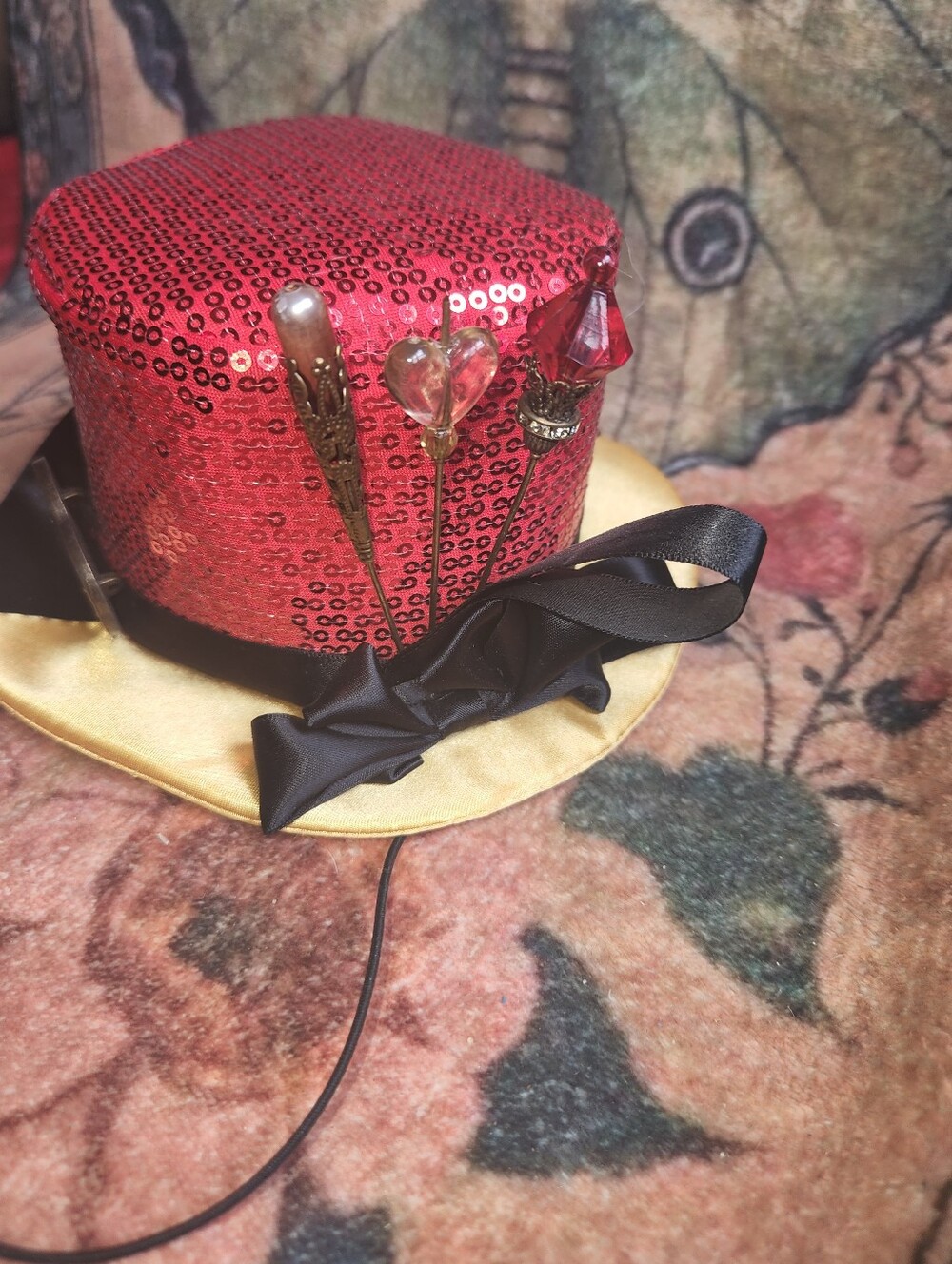NWT Disney Parks Queen of Hearts mini top hat fascinator - Picture 6 of 10